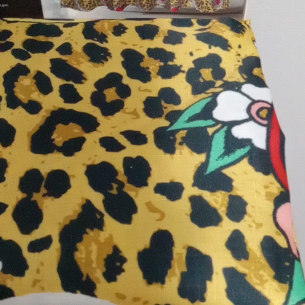 Ed Hardy Shower Curtain Set - Picture 5 of 5